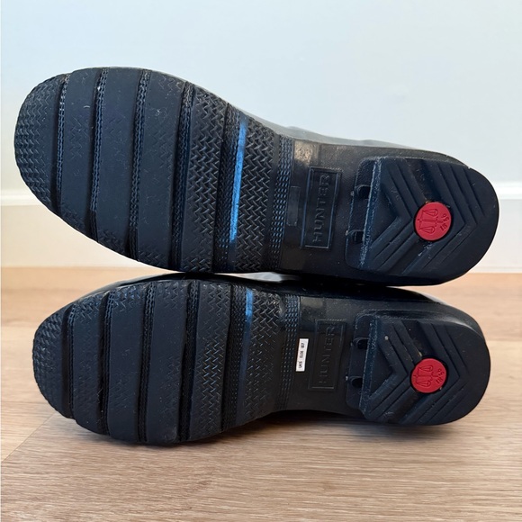 Hunter Boots - Tall Black Adjustable Gloss - Size 7 - Picture 2 of 9